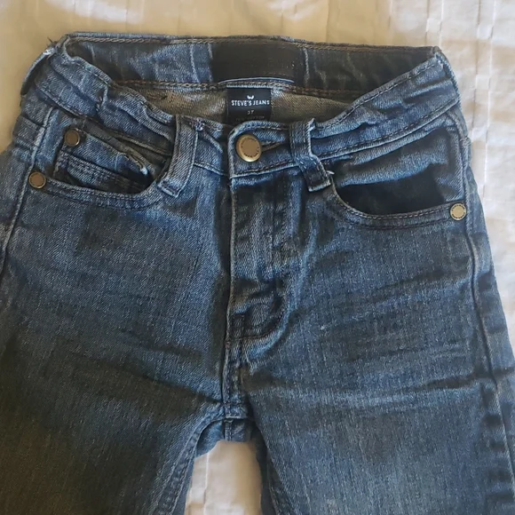 5 pair of 3T Jeans - Picture 7 of 13